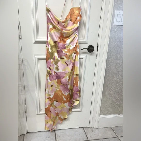 🎉HP🎉 NWT Bardot Andy One-Shoulder Asymmetrical Midi Dress S - Picture 3 of 7